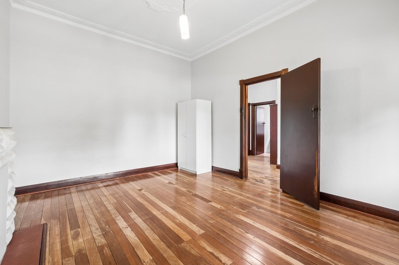 Photo - 235 Seventh Avenue, Inglewood WA 6052 - Image 4