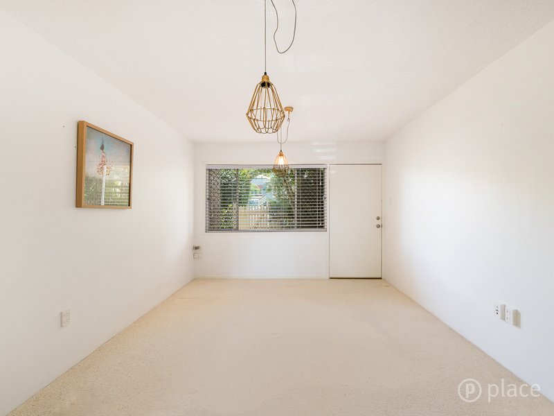 Photo - 2/35 Smallman Street, Bulimba QLD 4171 - Image 4