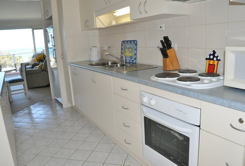 Photo - 2/35 The Crescent, Victor Harbor SA 5211 - Image 5