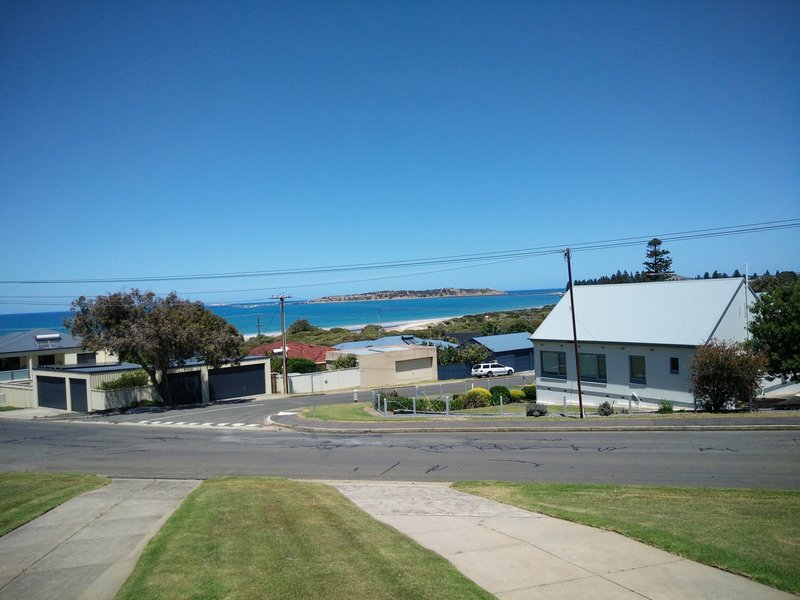 Photo - 2/35 The Crescent, Victor Harbor SA 5211 - Image 17