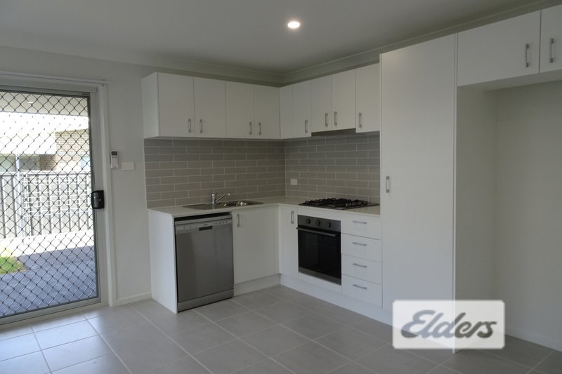 Photo - 2/35 Undercliff Street, Cliftleigh NSW 2321 - Image 3