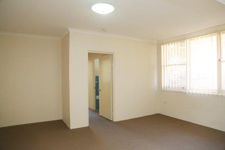 Photo - 2/35 Victoria Street, Epping NSW 2121 - Image 2