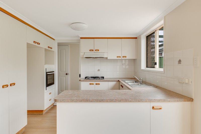 Photo - 2/355 Tor Street, Wilsonton QLD 4350 - Image 4