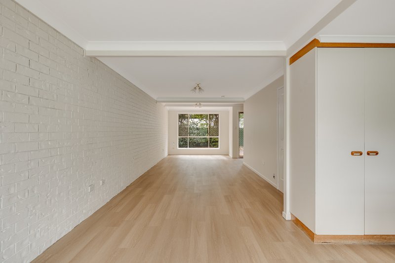 Photo - 2/355 Tor Street, Wilsonton QLD 4350 - Image 5
