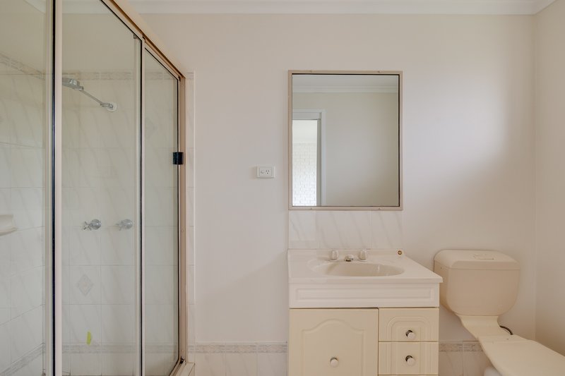 Photo - 2/355 Tor Street, Wilsonton QLD 4350 - Image 7