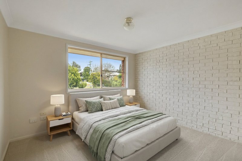 Photo - 2/355 Tor Street, Wilsonton QLD 4350 - Image 9