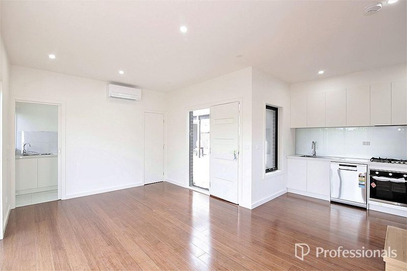 Photo - 2/35A Union Grove, Springvale VIC 3171 - Image 1