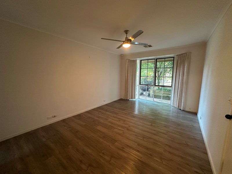 Photo - 2/36-38 Hull Road, Croydon VIC 3136 - Image 10