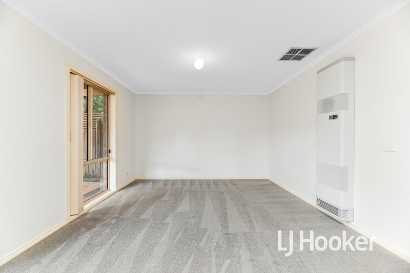 Photo - 2/36 Armadale Drive, Narre Warren VIC 3805 - Image 4