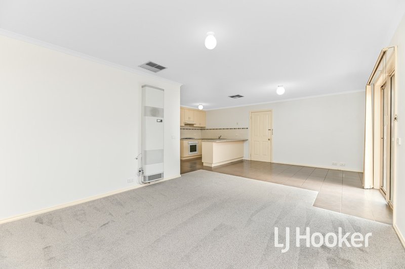 Photo - 2/36 Armadale Drive, Narre Warren VIC 3805 - Image 7