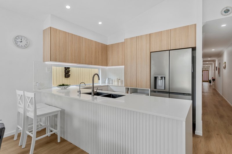 Photo - 2/36 Bailey Road, Birkdale QLD 4159 - Image 1