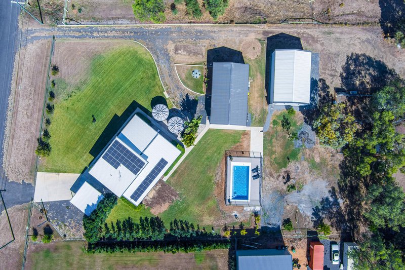 Photo - 236 Chudleigh Drive, Emerald QLD 4720 - Image 2