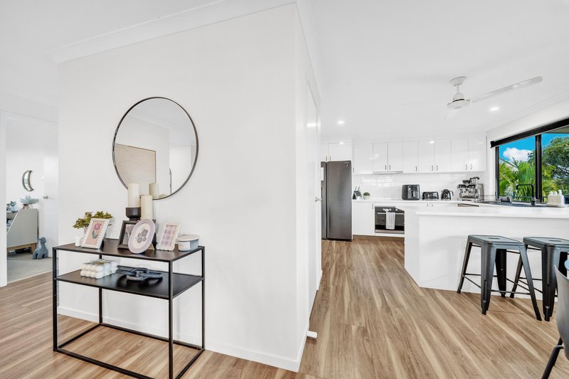Photo - 236 Chudleigh Drive, Emerald QLD 4720 - Image 8