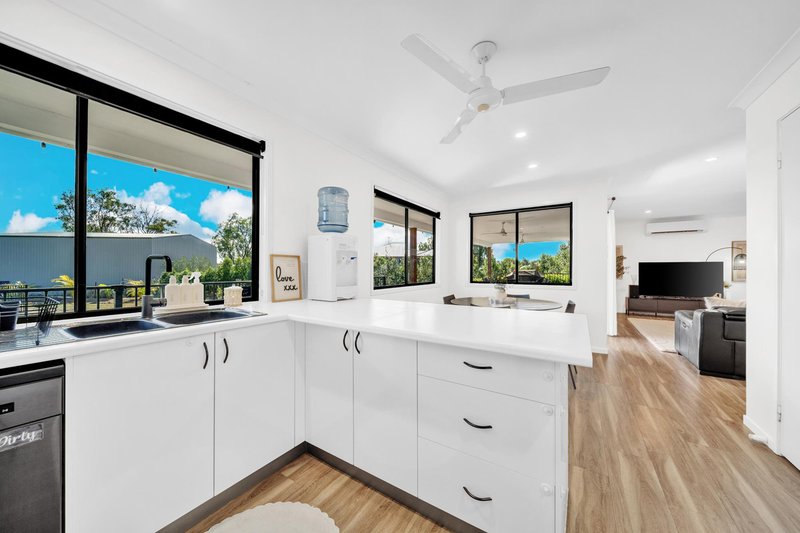 Photo - 236 Chudleigh Drive, Emerald QLD 4720 - Image 9