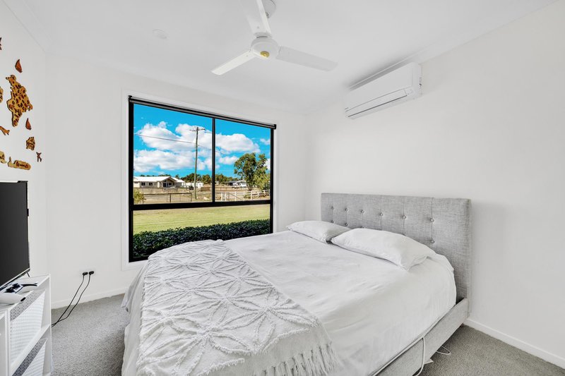 Photo - 236 Chudleigh Drive, Emerald QLD 4720 - Image 16