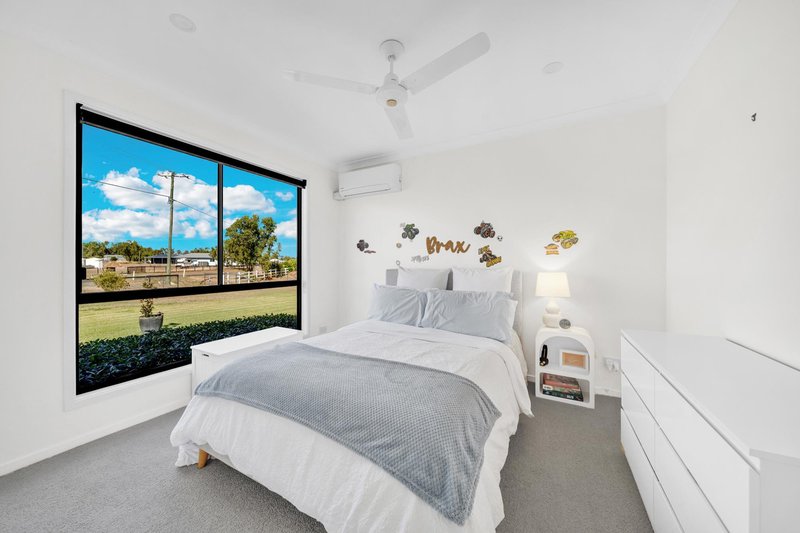 Photo - 236 Chudleigh Drive, Emerald QLD 4720 - Image 18