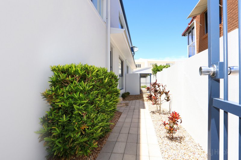 Photo - 2/36 Poinsettia Avenue, Hollywell QLD 4216 - Image 20