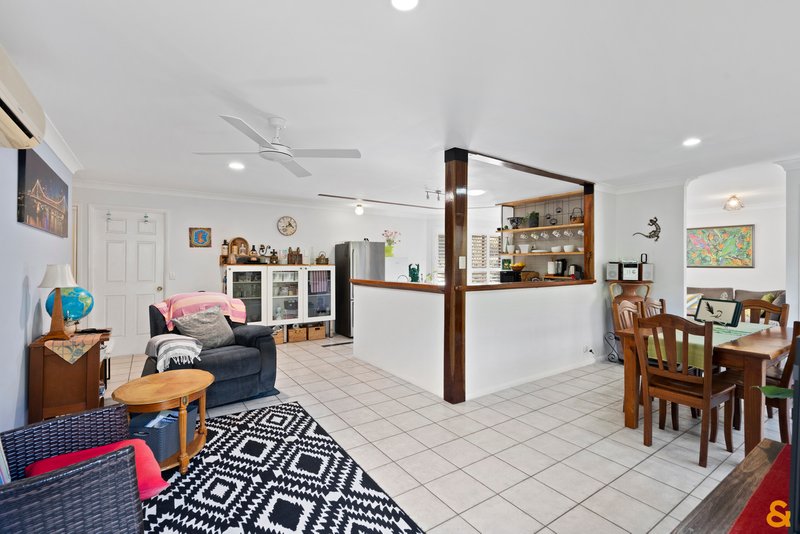 Photo - 236 Preston Road, Wynnum West QLD 4178 - Image 5