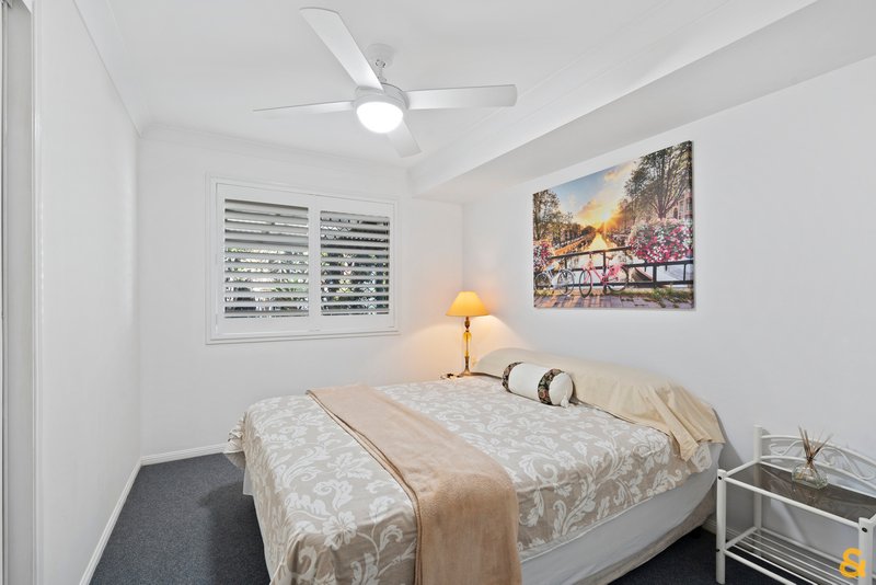 Photo - 236 Preston Road, Wynnum West QLD 4178 - Image 9