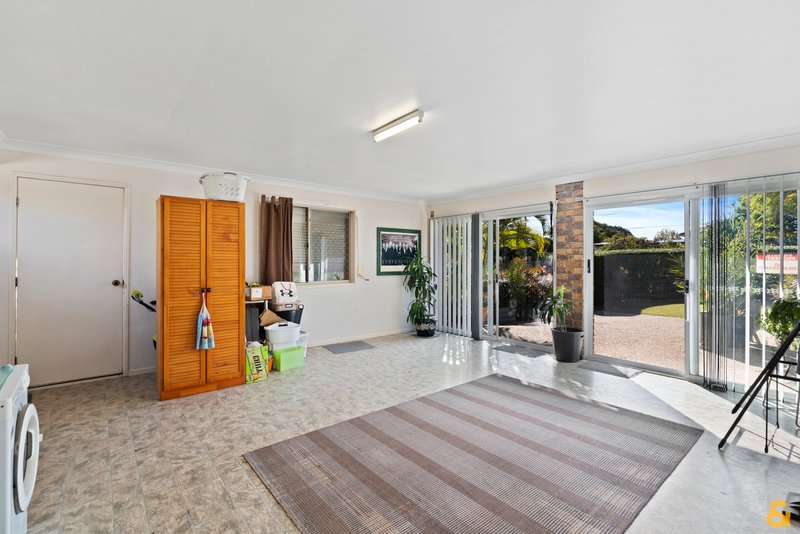 Photo - 236 Preston Road, Wynnum West QLD 4178 - Image 15