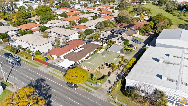 Photo - 236 Preston Road, Wynnum West QLD 4178 - Image 24
