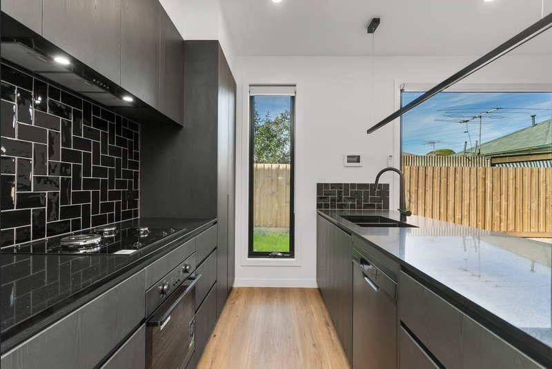 Photo - 2/36 Primula Avenue, Brooklyn VIC 3012 - Image 2
