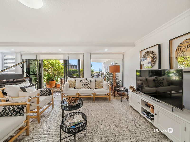 Photo - 2/36 Prince Edward Parade, Redcliffe QLD 4020 - Image 5
