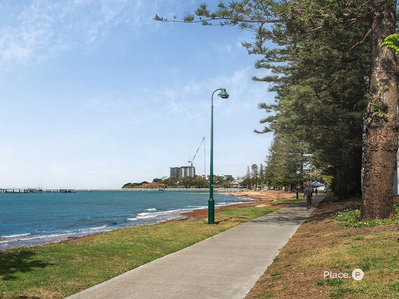Photo - 2/36 Prince Edward Parade, Redcliffe QLD 4020 - Image 16