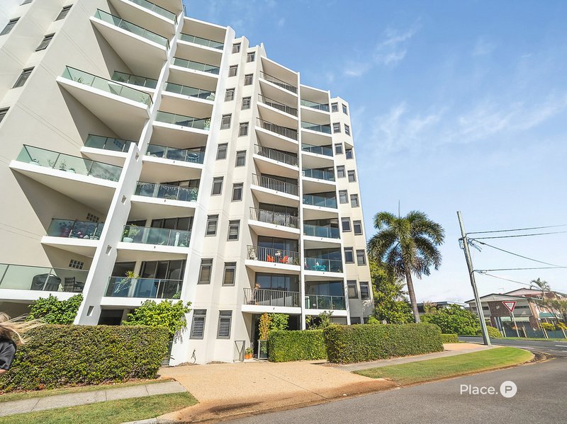Photo - 2/36 Prince Edward Parade, Redcliffe QLD 4020 - Image 17