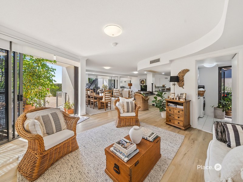 Photo - 2/36 Prince Edward Parade, Redcliffe QLD 4020 - Image 20