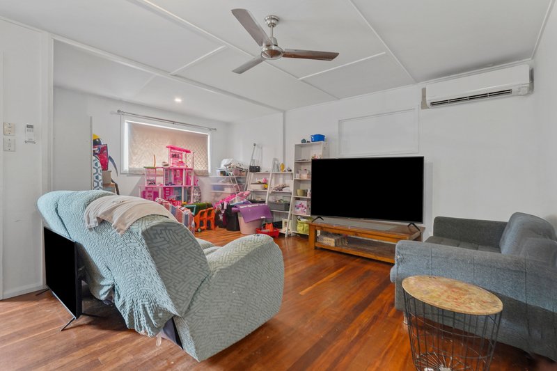 Photo - 236 Whitehill Road, Raceview QLD 4305 - Image 3
