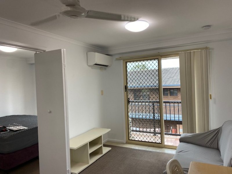 Photo - 23/63 Queen Street, Southport QLD 4215 - Image 3