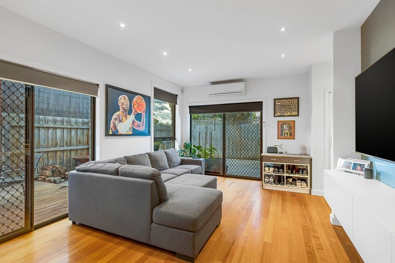 Photo - 2/365 Findon Road, Epping VIC 3076 - Image 6