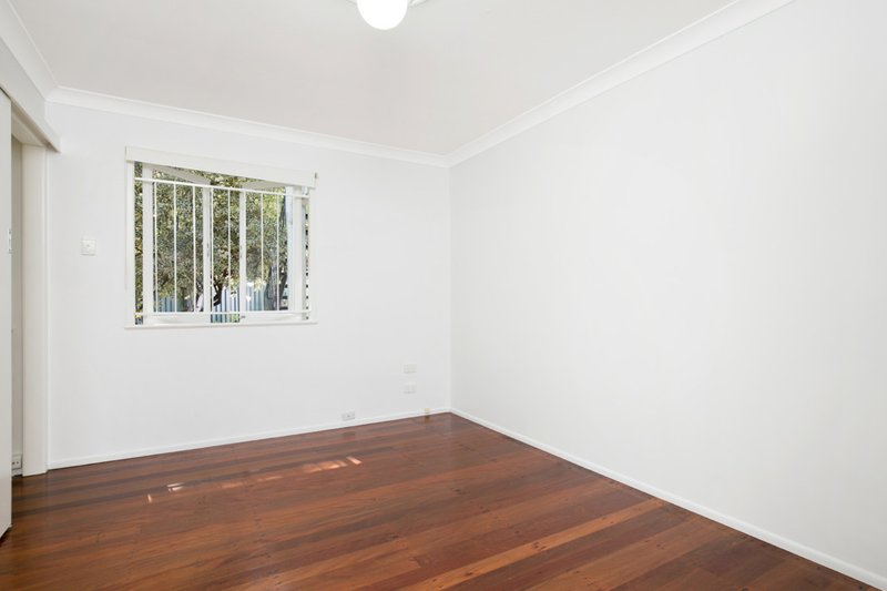 Photo - 2/367 Cornwall Street, Greenslopes QLD 4120 - Image 5