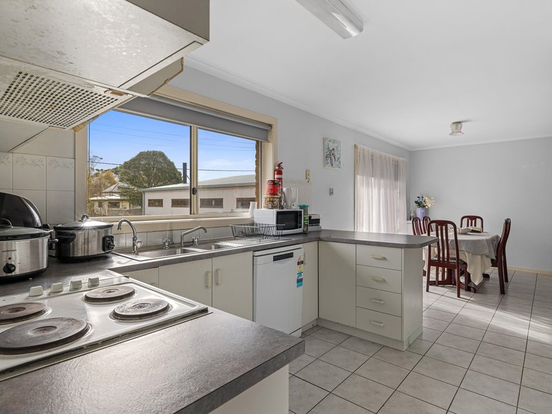 Photo - 2/37 Abeckett Street, Inverloch VIC 3996 - Image 4