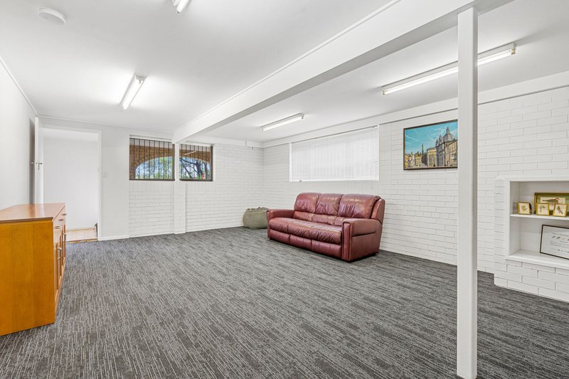 Photo - 237 Appleby Road, Stafford Heights QLD 4053 - Image 4