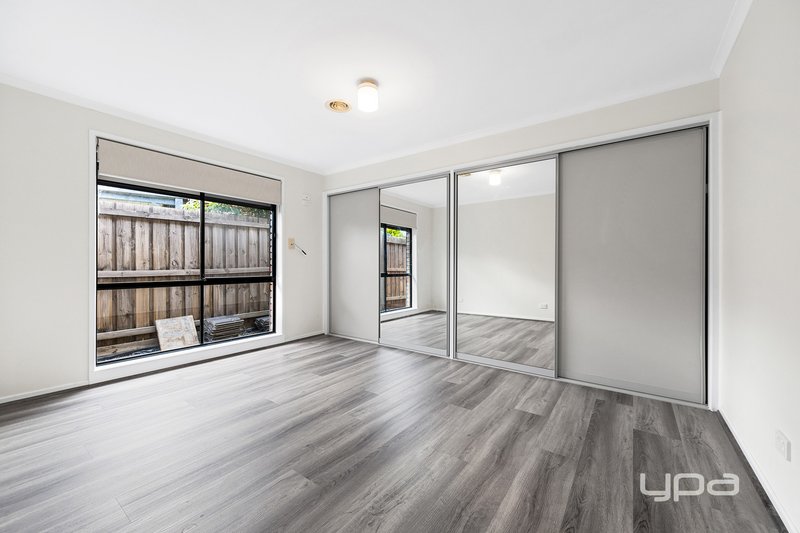 Photo - 2/37 Galena Crescent, Kings Park VIC 3021 - Image 7