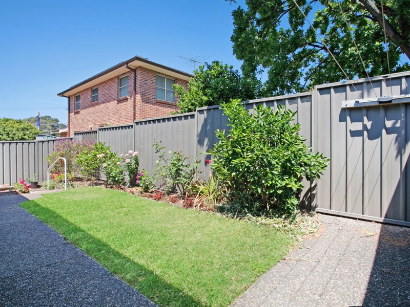 Photo - 2/37 Glencoe Street, Sutherland NSW 2232 - Image 2