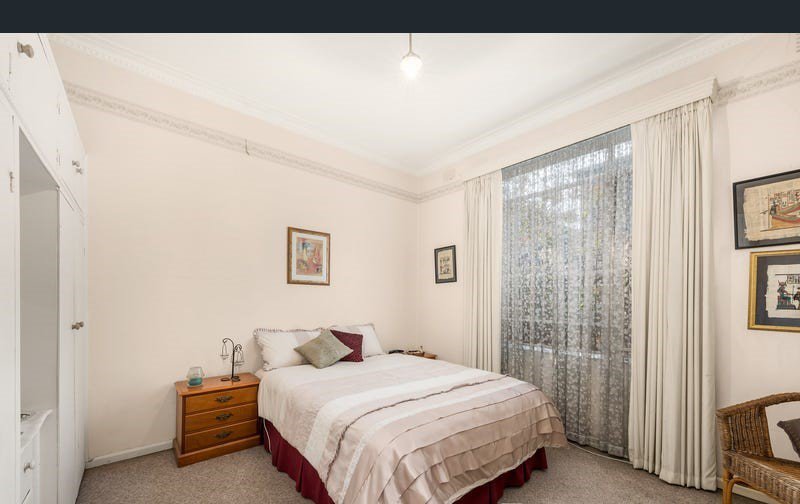 Photo - 237 Greensborough Road, Macleod VIC 3085 - Image 4