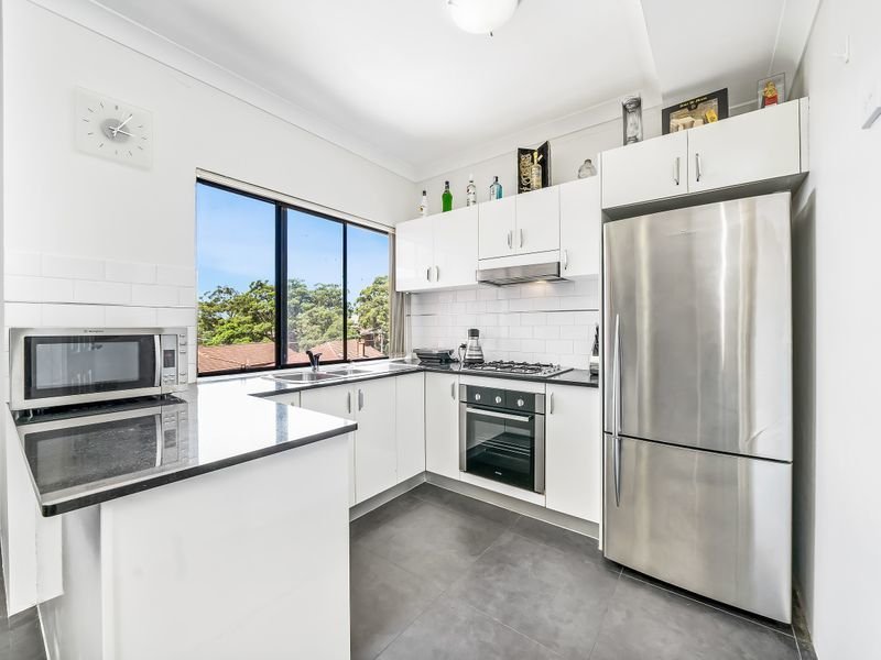 23/7 Kitchener Avenue, Regents Park NSW 2143