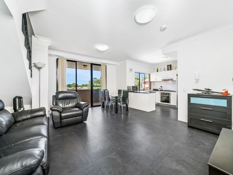 Photo - 23/7 Kitchener Avenue, Regents Park NSW 2143 - Image 2