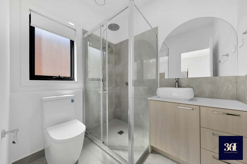 Photo - 2/37 Moffatt Crescent, Hoppers Crossing VIC 3029 - Image 10