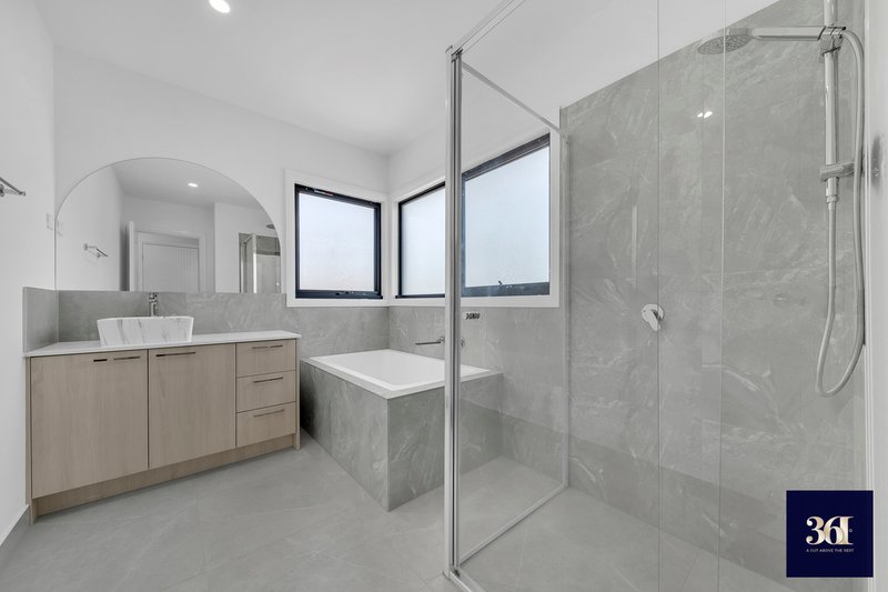 Photo - 2/37 Moffatt Crescent, Hoppers Crossing VIC 3029 - Image 11