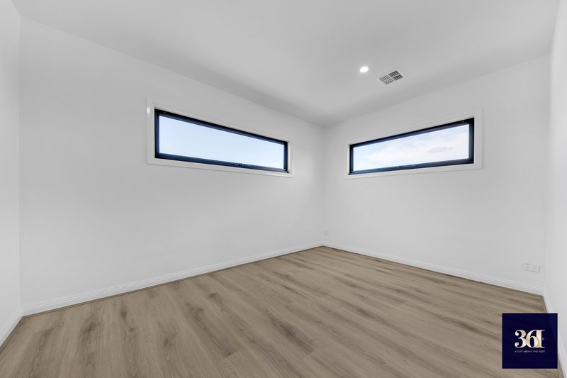 Photo - 2/37 Moffatt Crescent, Hoppers Crossing VIC 3029 - Image 12