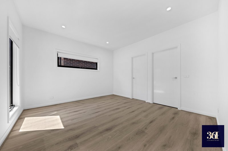 Photo - 2/37 Moffatt Crescent, Hoppers Crossing VIC 3029 - Image 13