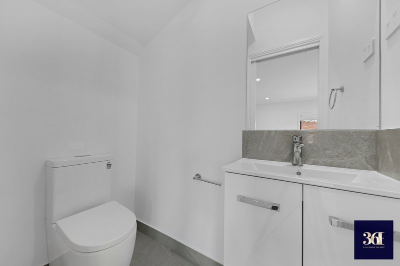 Photo - 2/37 Moffatt Crescent, Hoppers Crossing VIC 3029 - Image 14