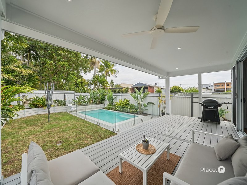 Photo - 237 Oxley Avenue, Margate QLD 4019 - Image 2