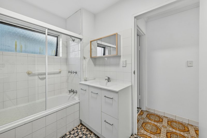 Photo - 2/37 Rode Road, Wavell Heights QLD 4012 - Image 9
