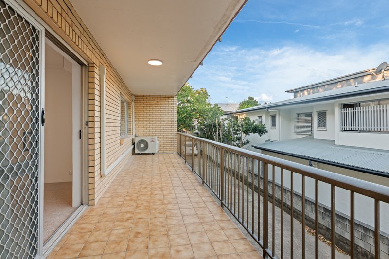 Photo - 2/37 Rode Road, Wavell Heights QLD 4012 - Image 10