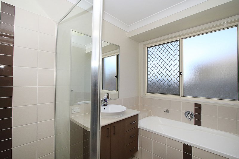 Photo - 2/37 Ronayne Circle, One Mile QLD 4305 - Image 9